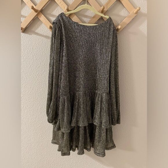 Hayden Girls Gold Foiled Pleated Puff Sleeve Tiered Dress NWT Sz L - Picture 7 of 10